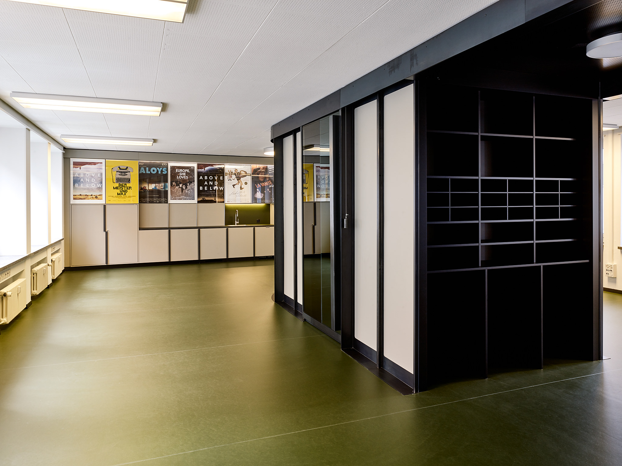 E16588 · Felder Swissfilms